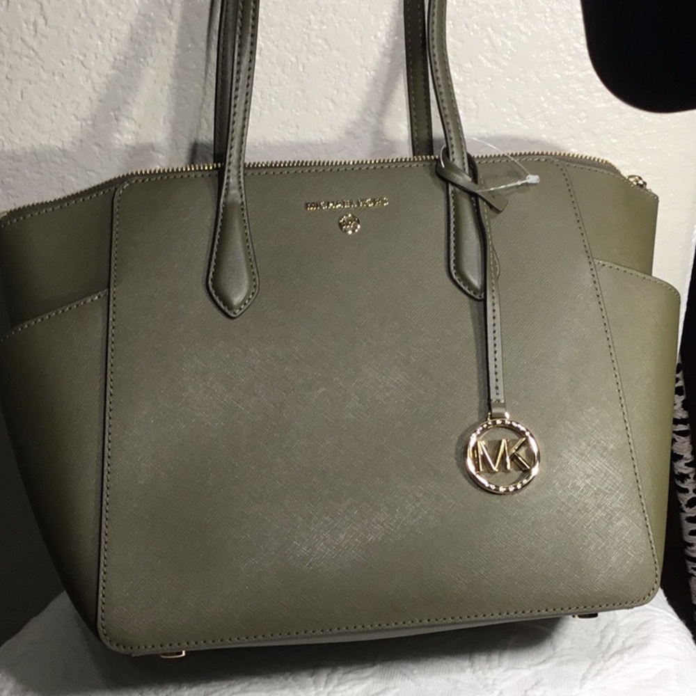 Michael Kors Green Leather MARILYN  Tote with Signature Charm NWT - Picture 3 of 11